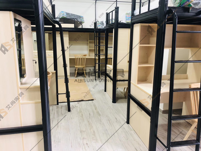汕头这家工厂黑色的公寓铁架床也别有一番风味